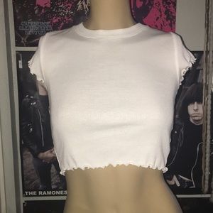 White ribbed lettuce edge tee